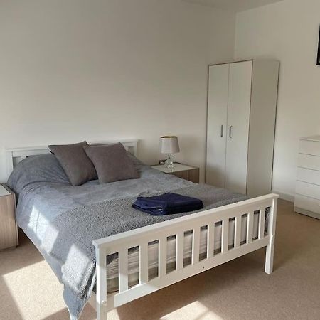 Lovely 2-Bed Flat With Well Equipped Kitchen Apartment Ealing Exterior foto