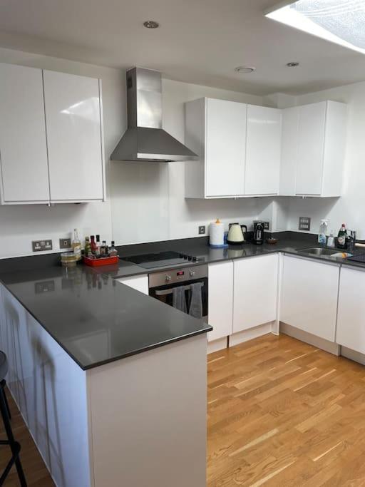 Lovely 2-Bed Flat With Well Equipped Kitchen Apartment Ealing Exterior foto